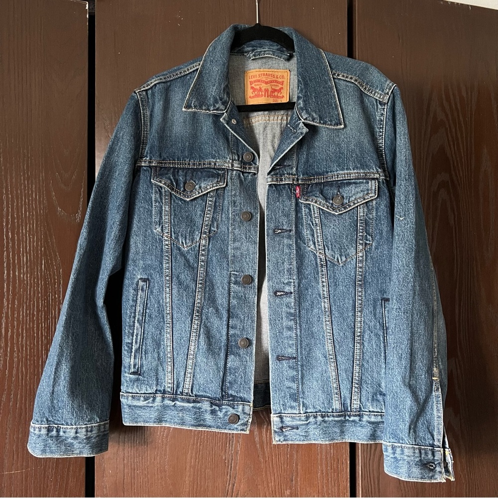 Men’s Small Levi’s Denim Jean Trucker Jacket